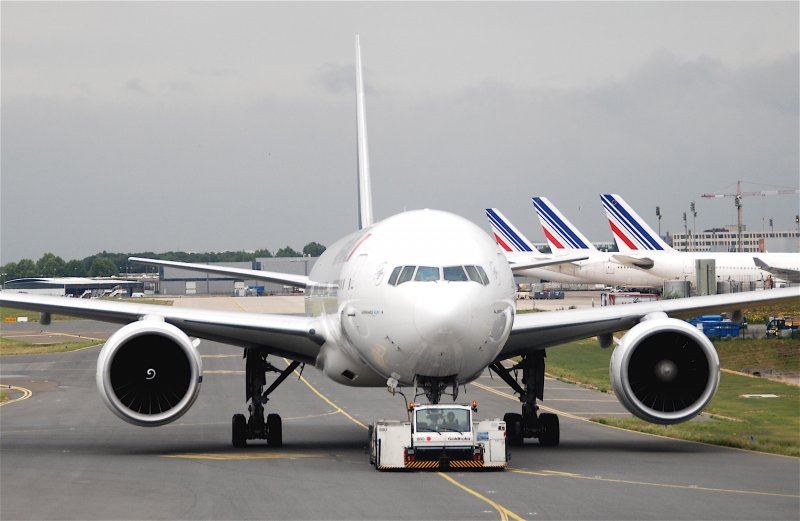 Дверь самолета Боинг 777