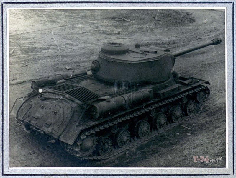 Танк ИС 2 1944