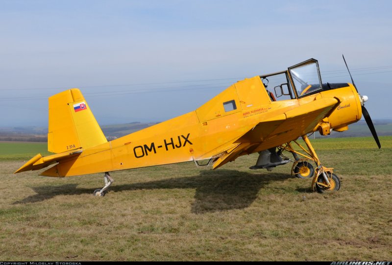Zlin z-142