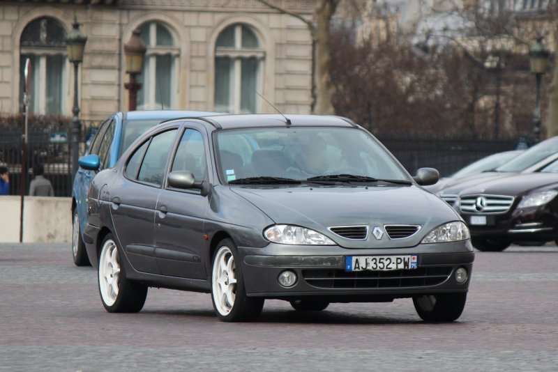 Рено Меган Классик синий
