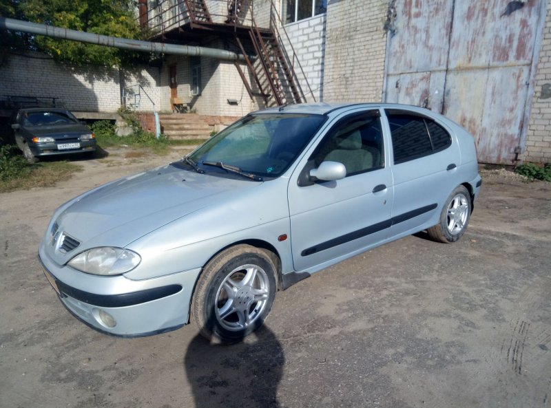 Рено Меган 1 1999 года автомат