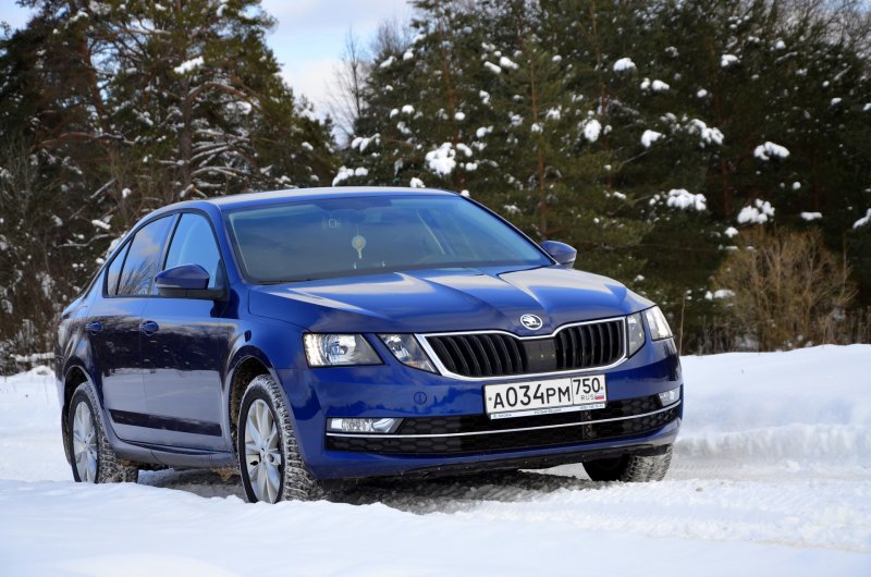 Skoda Octavia a8 синяя