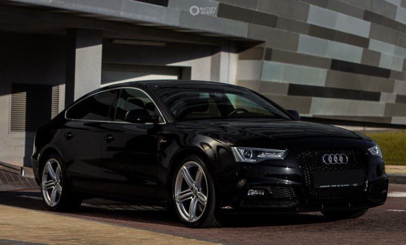 Audi r8 черная
