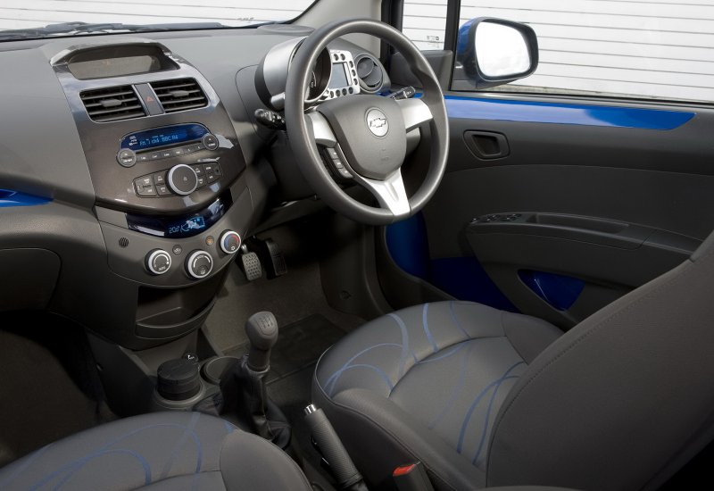 Chevrolet Spark 2009 салон