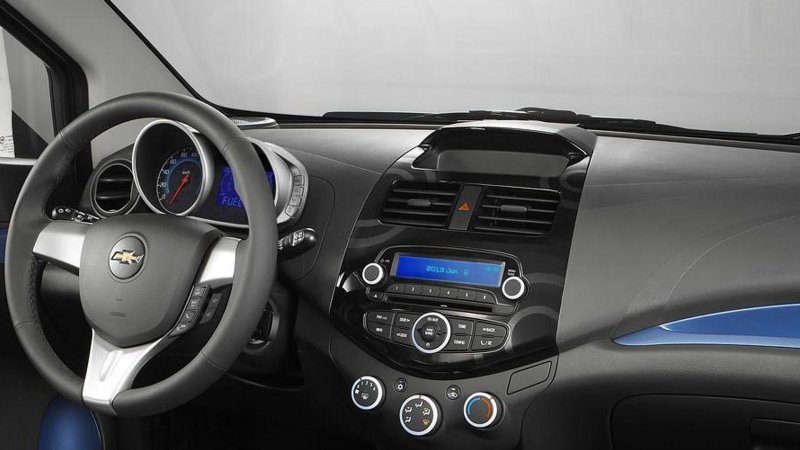 Chevrolet Spark 2013 салон