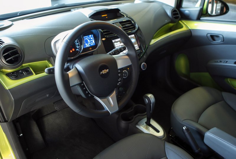 Chevrolet Spark 2013 салон