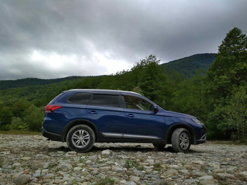 Мицубиси Аутлендер синий 2013