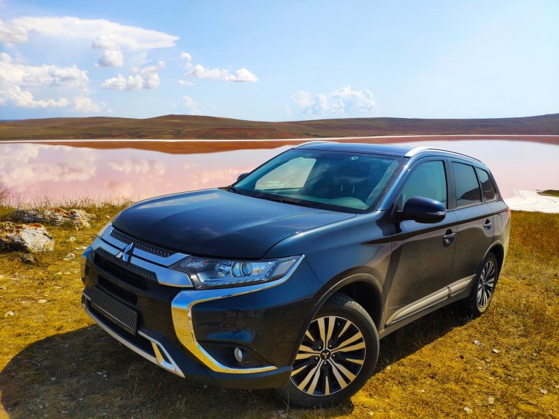 Mitsubishi Outlander темно синяя 2003