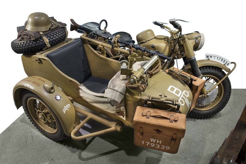 Мотоцикл BMW r75 второй мировой
