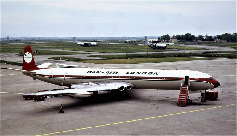 DH 106 Comet 4 Walkaround