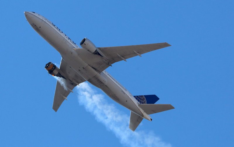 Боинг 777 совершил аварийную посадку