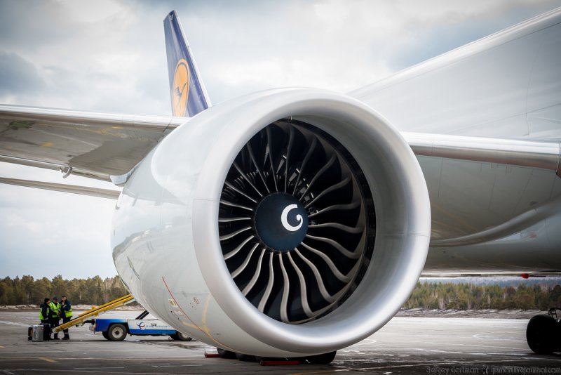Самолет Боинг 777 турбины