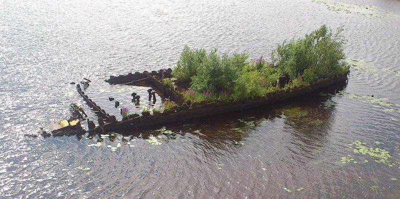 Затонувший корабль в Архангельске