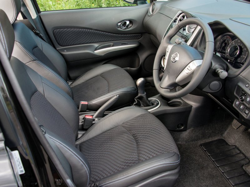 Nissan Note 2008 салон