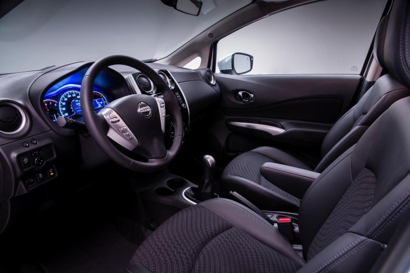 Nissan Note 2013 салон