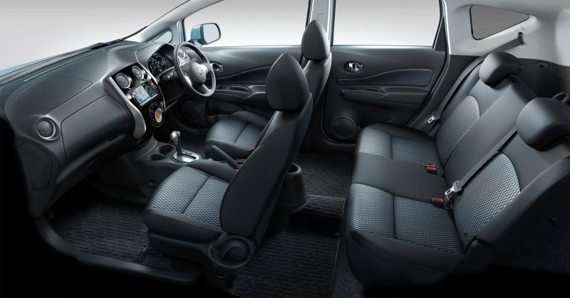 Nissan Note 2008 салон