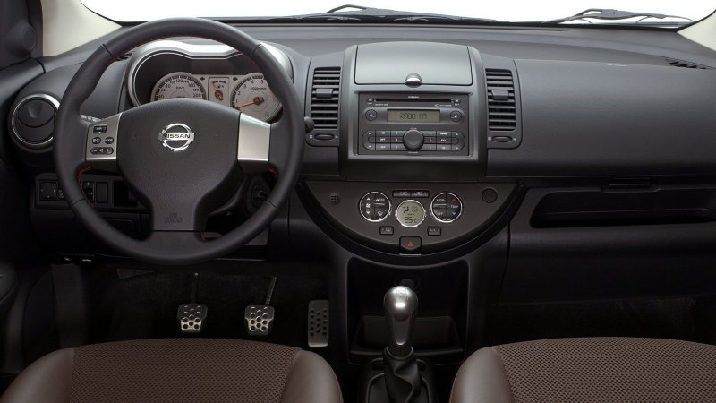 Nissan Note 2008 салон