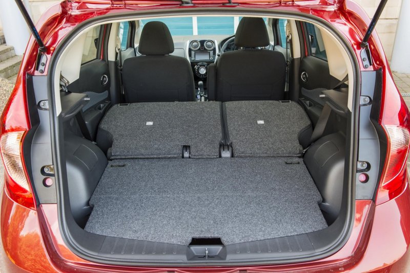 Nissan Note 2008 внутри