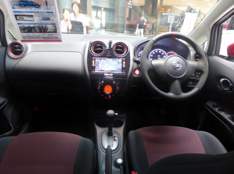 Nissan Note e12 салон