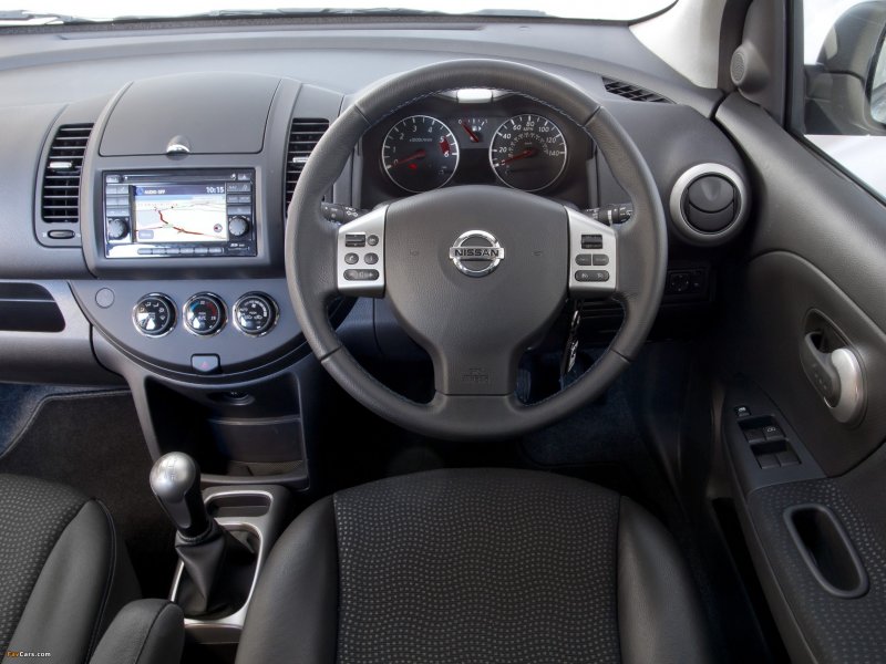 Nissan Note 2012 салон