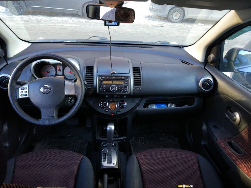 Nissan Note 2008 салон