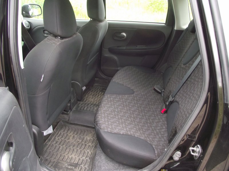 Nissan Note e11 салон