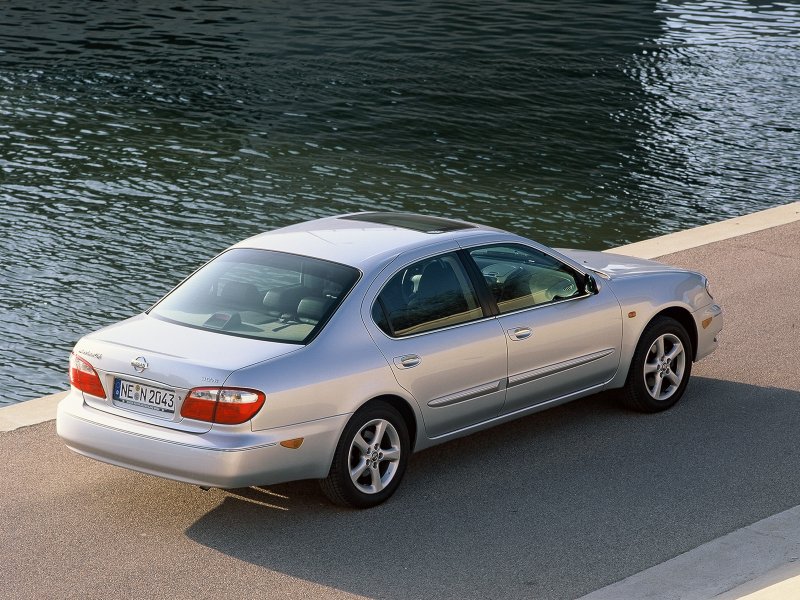 Nissan maxima a33 2000