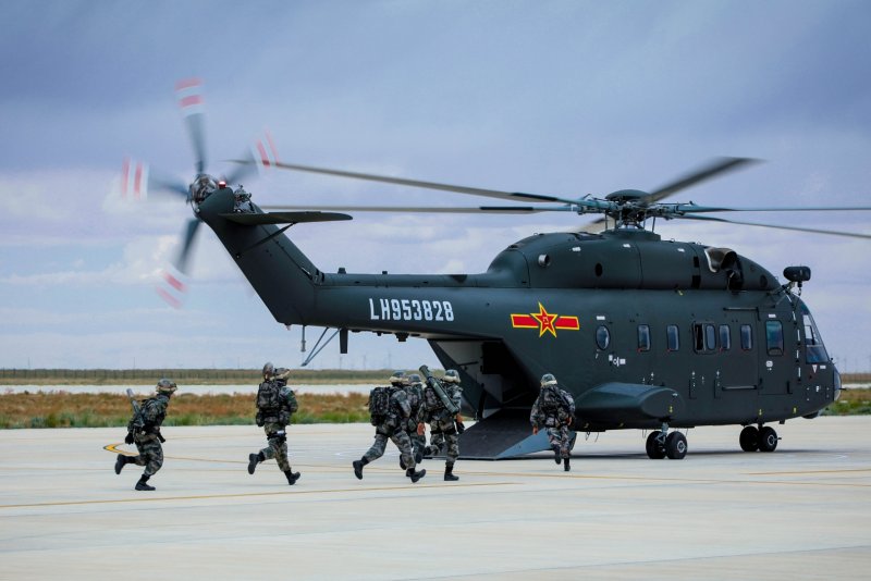 Вертолет z-8 НОАК