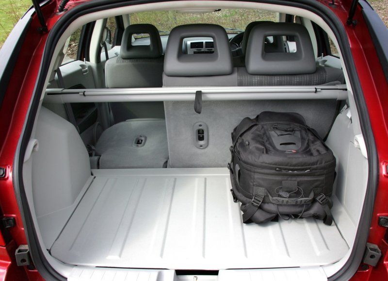 Dodge Caliber, 2006 багажник