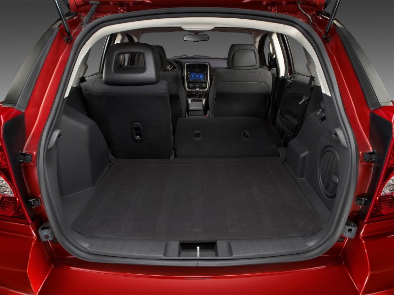 Dodge Caliber 2010 салон