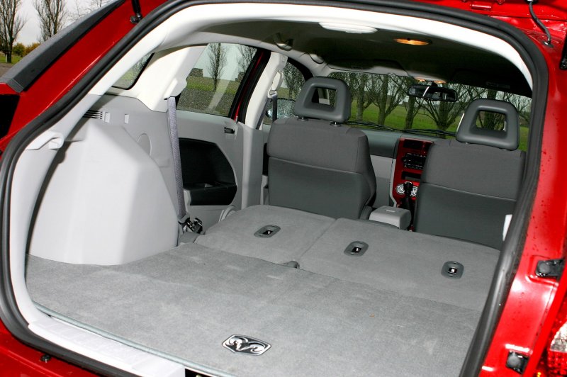 Dodge Caliber, 2006 багажник