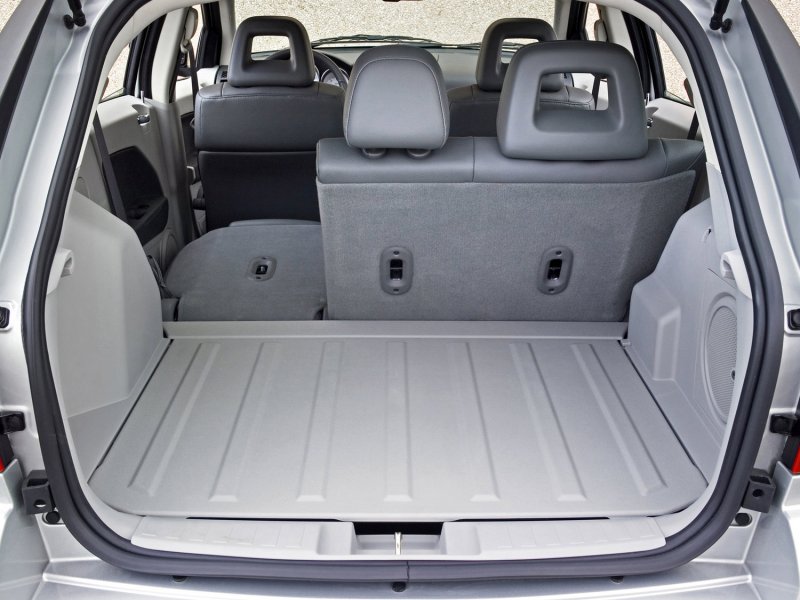 Dodge Caliber 2006 салон