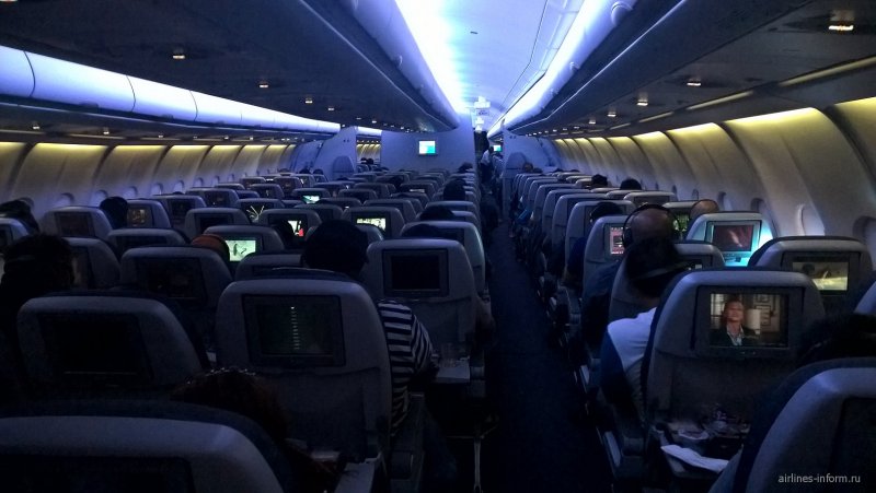 Самолет а 330 300 Airbus салон