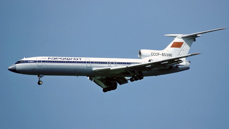 Ту-154м Звартноц