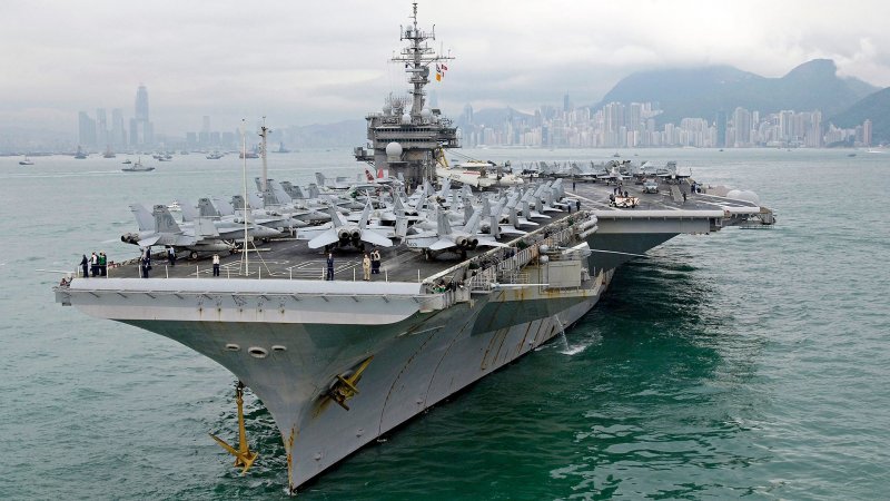 Авианосец ВМС США Kitty Hawk
