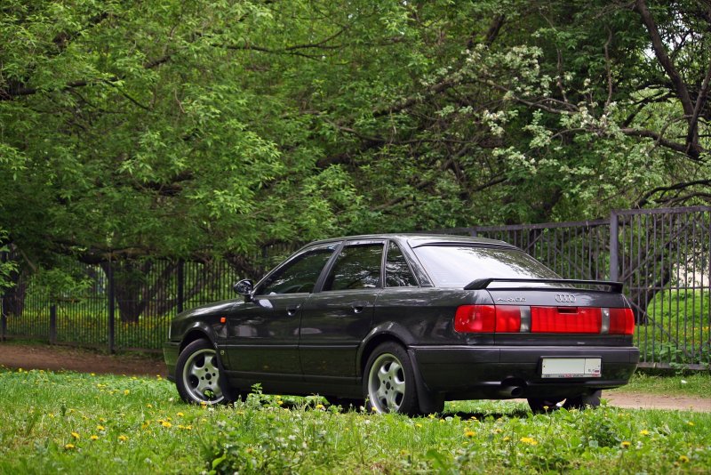 Audi 80 b4 черная