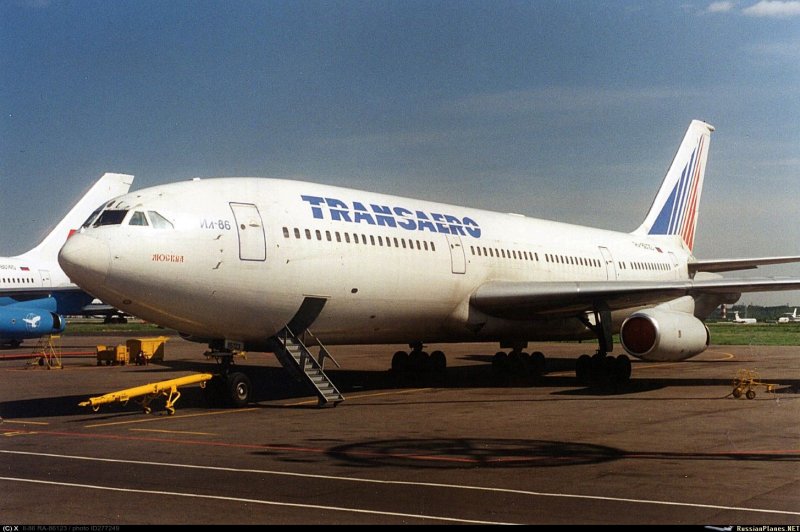 Самолёт ил 96 300
