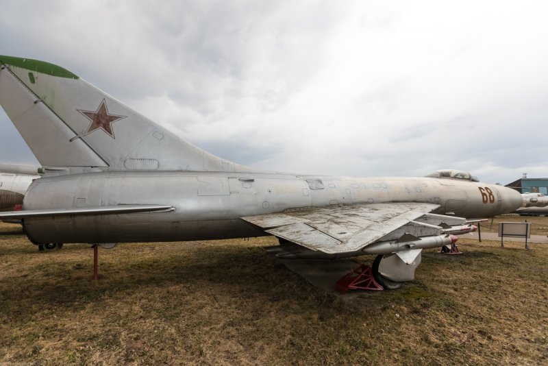 Су-9 крыло