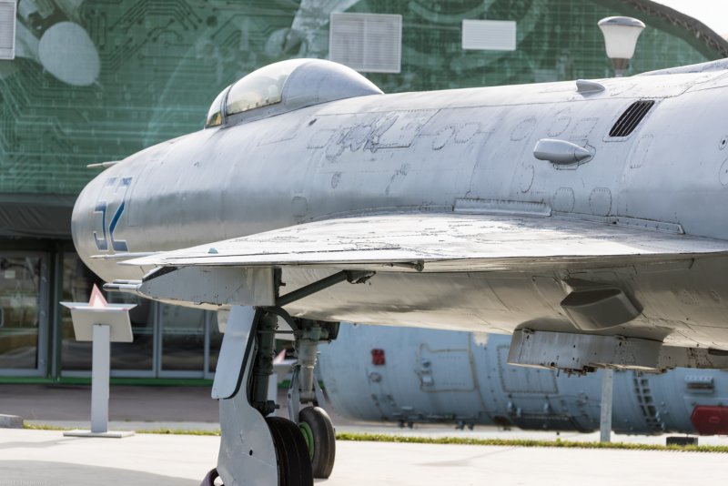 Су-11 самолет
