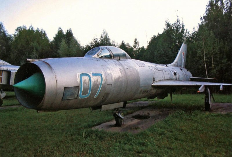 Самолет Су 9 перехватчик