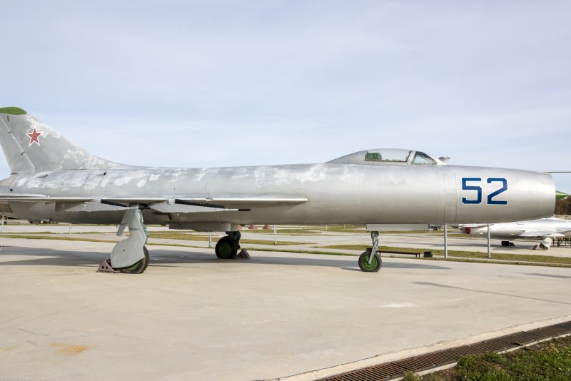 Истребитель-перехватчик Су-9