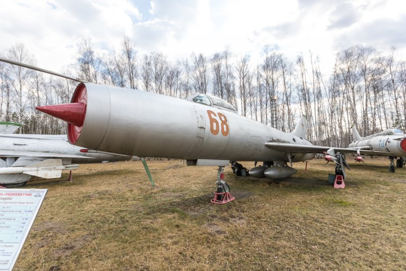 Истребитель-перехватчик як-25