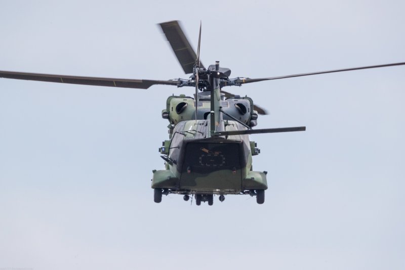 Вертолет "MCDONNELL Douglas Ah-64 Apache"