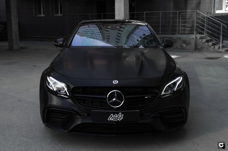 Mercedes-Benz e200 чёрный матовый