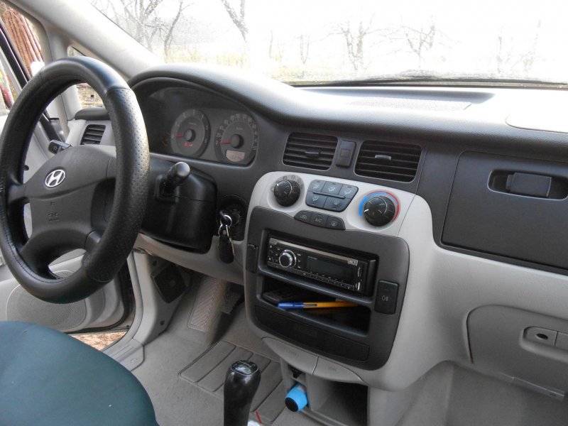 Hyundai Trajet 2002 Interior
