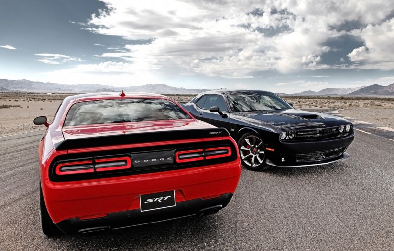 Dodge Challenger srt 2015