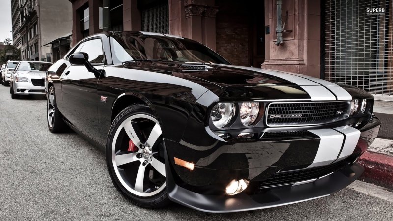 Dodge Challenger srt8
