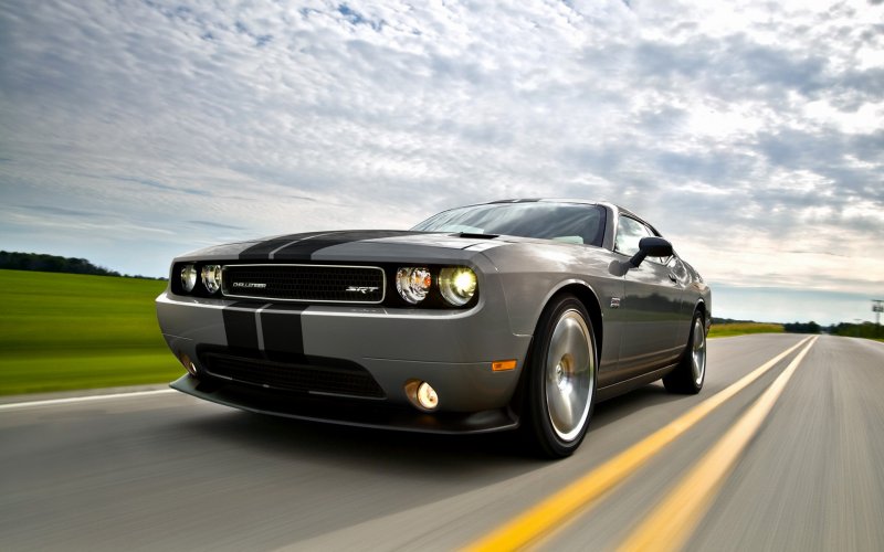 Dodge Challenger srt8 392