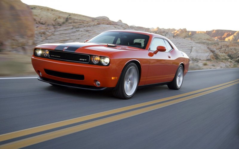 Dodge Challenger srt8