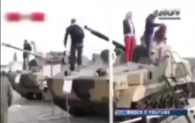 Депутат застрял в танке